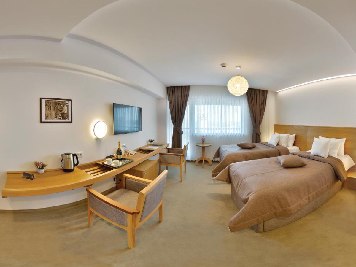 Hotel Condor ทูลเซีย ภายนอก รูปภาพ