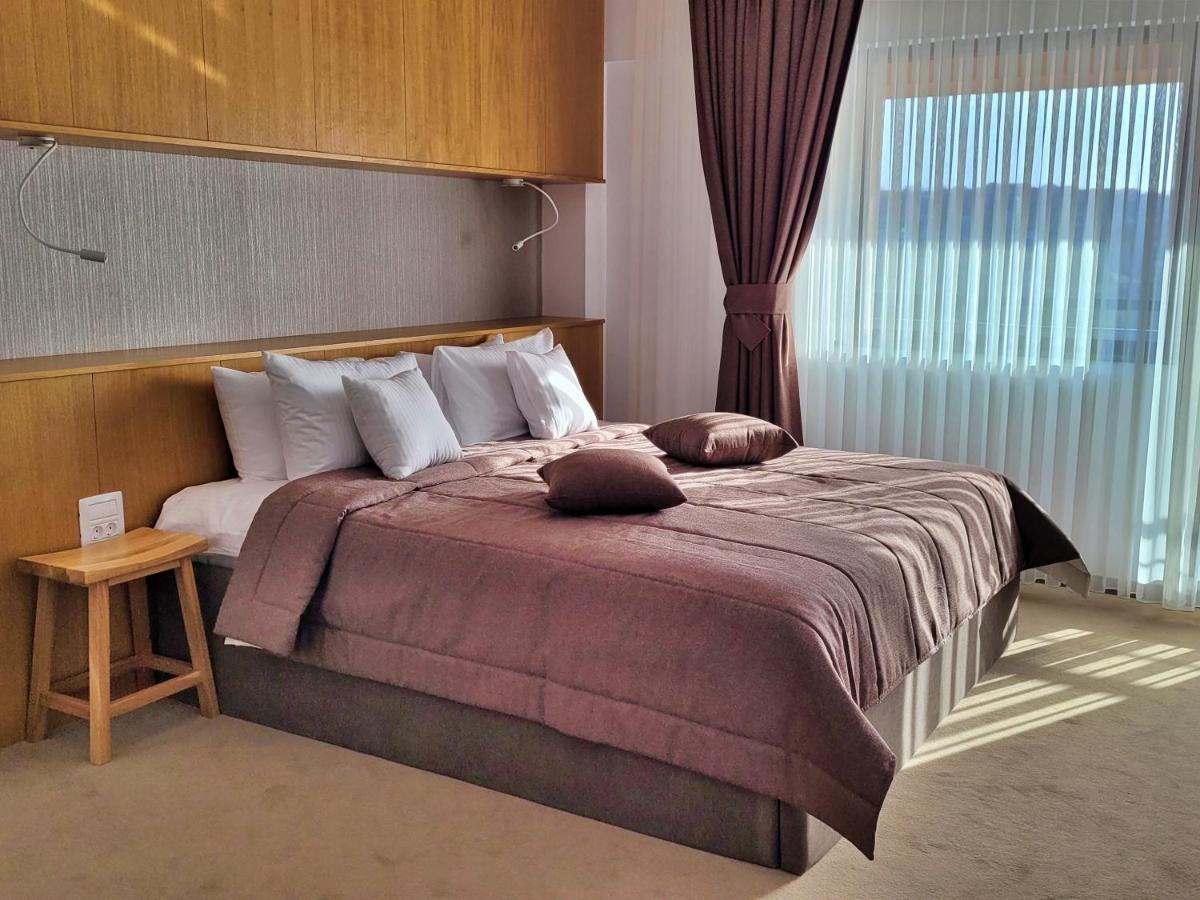 Hotel Condor ทูลเซีย ภายนอก รูปภาพ
