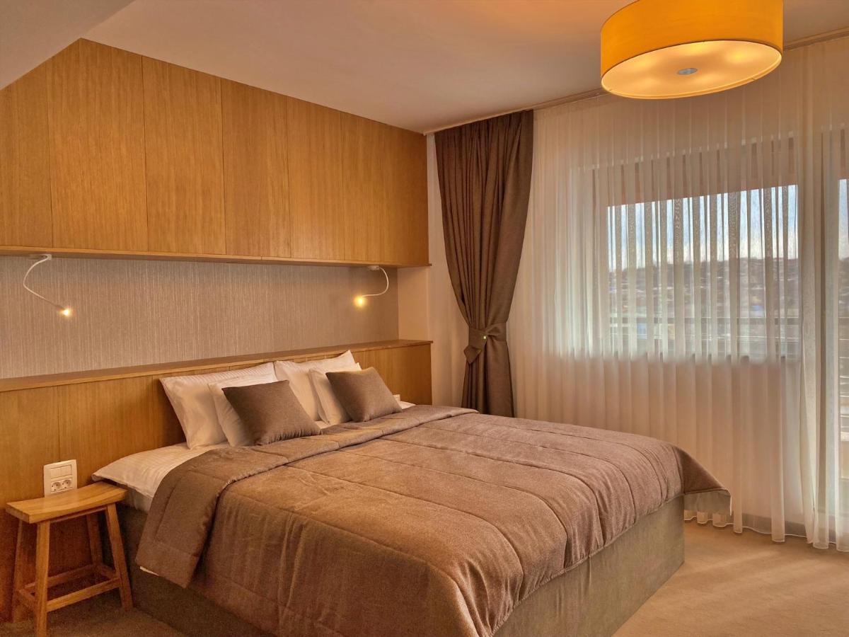 Hotel Condor ทูลเซีย ภายนอก รูปภาพ